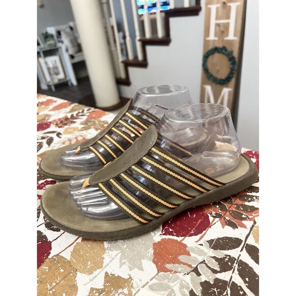 Tsubo Brown Slip On Flip Flop Sandals Size 9 Toe Thong Slip on Comfort Leather - Picture 1 of 8